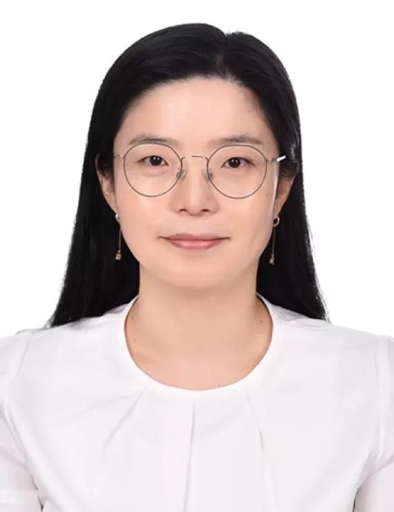 Photo of Hong Hyunju, IFS therapist
