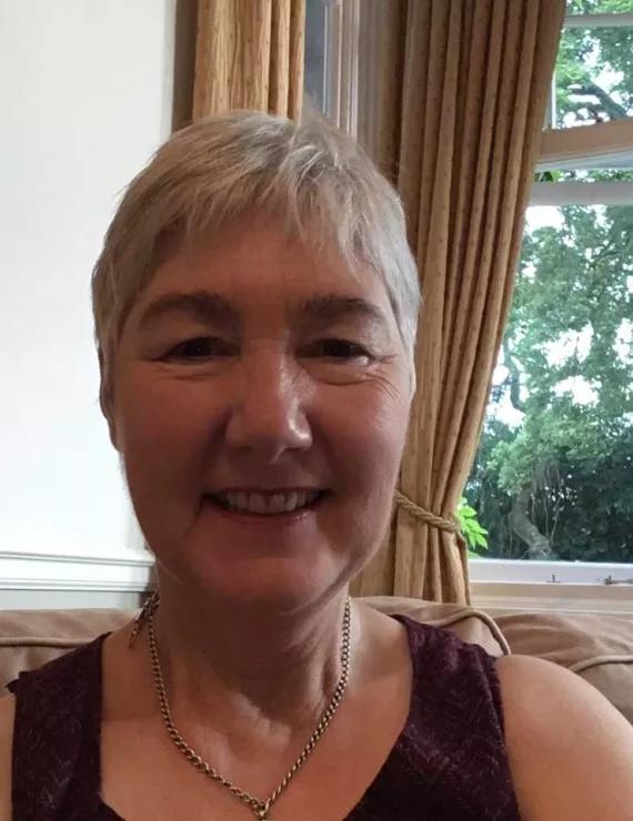 Photo of Arden Rosalind, IFS therapist