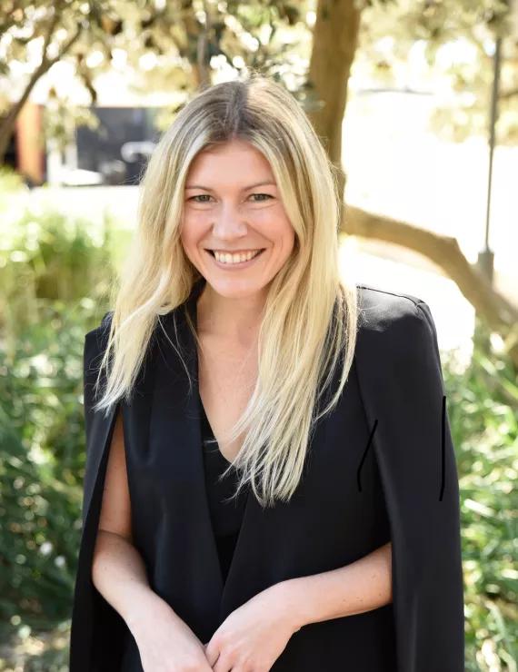 Photo of Bainbridge Jasmine, IFS therapist
