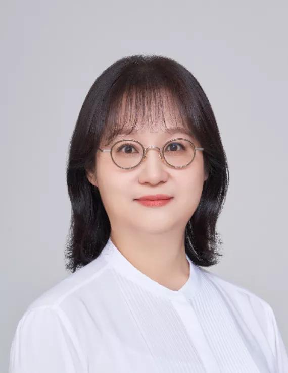 Photo of KANG Bokyung, IFS therapist