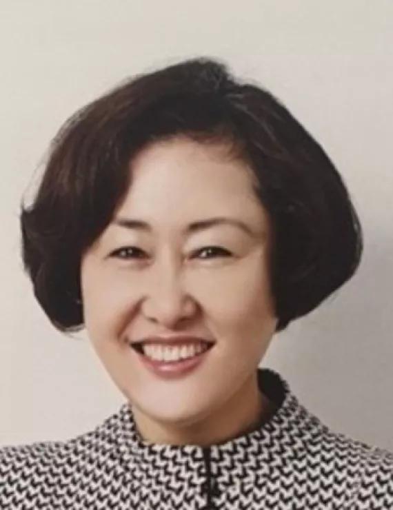 Photo of Lee Hyangsook, IFS therapist