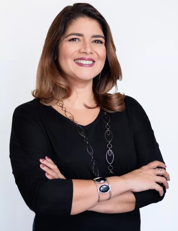 Photo of Silva Danielle Pinheiro, IFS therapist